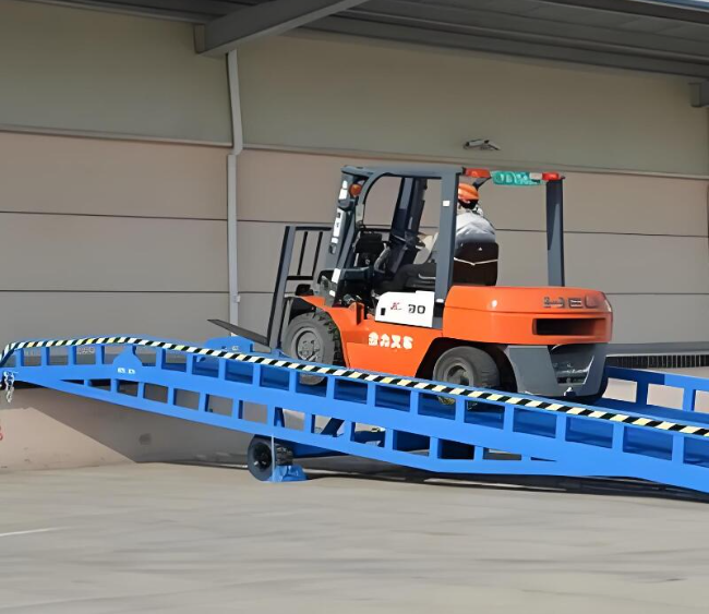 高安移动式卸货平台（叉车用）